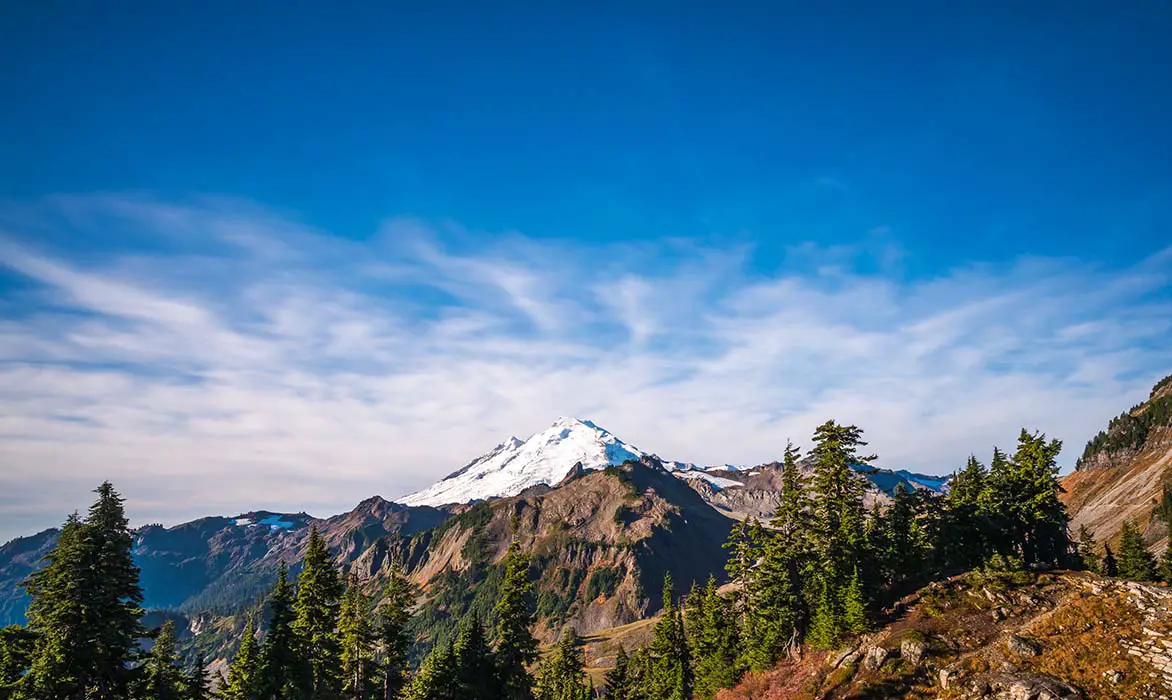 Artist point hiking area scenic view in Mt. Baker. The best Photography spots in North Cascades National Park