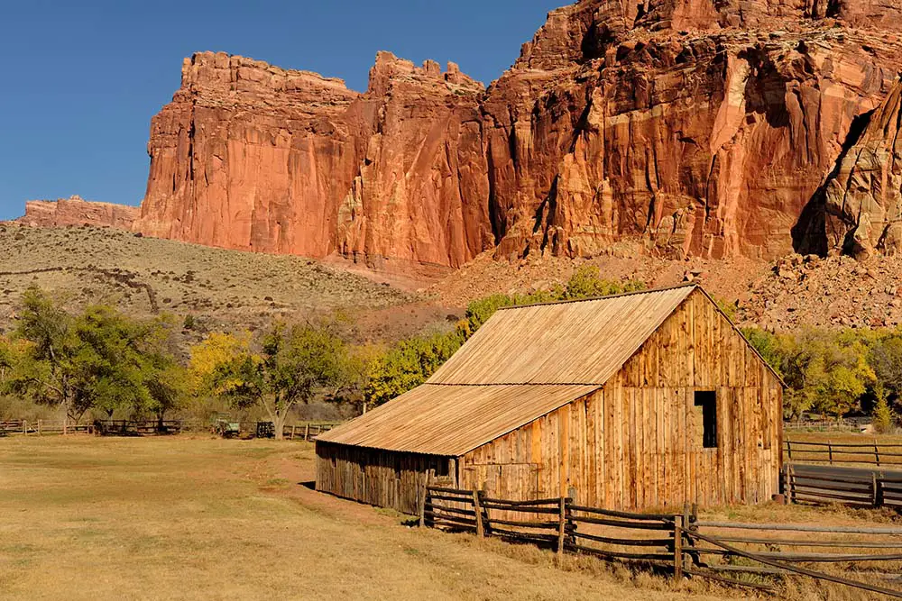 Gifford barn at the Fruita Oasis. Best Photography Spots in Capitol Reef National Park