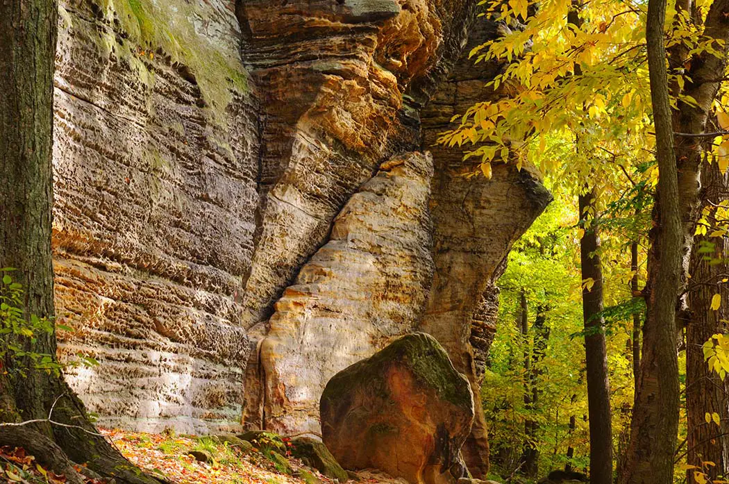 Scenic ledges in Ohio with autumn foliage. Best Places to Photograph Cuyahoga Valley National Park