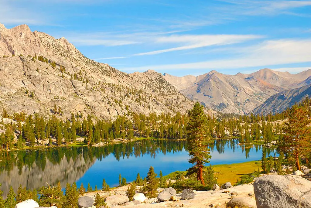 Arrowhead Lake in early sunlight. Best Photography Spots in Kings Canyon National Park