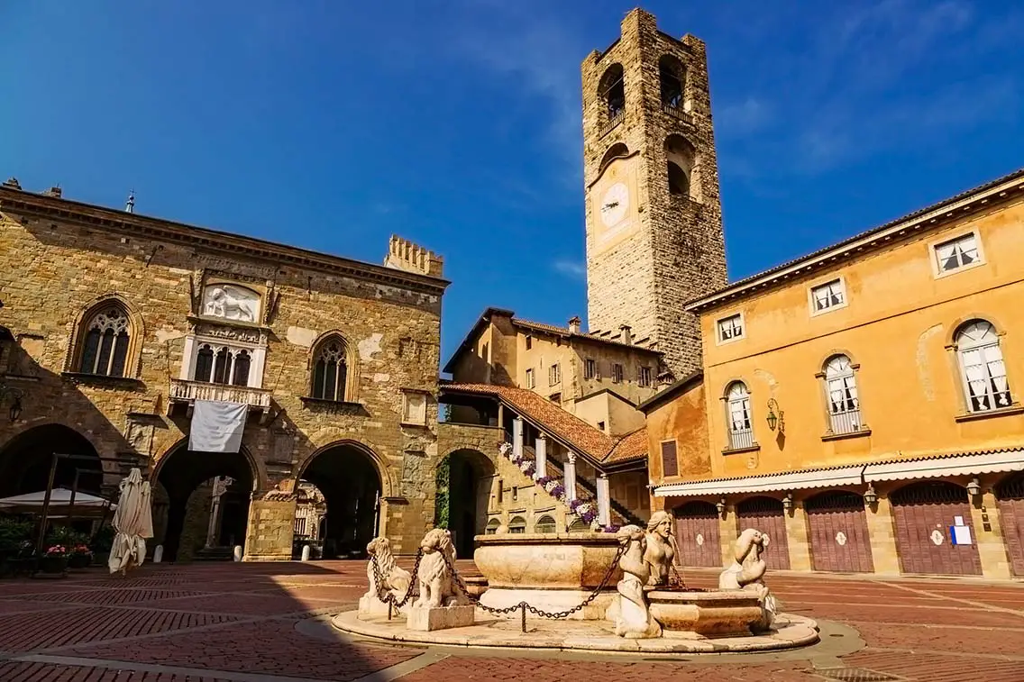 Contarini fountain on Piazza Vecchia. Best Photography Spots in Bergamo