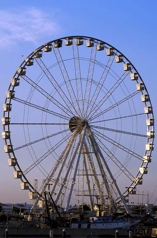Ferris wheel in Rimini in the light of sunrise. Best Photography Spots in Rimini