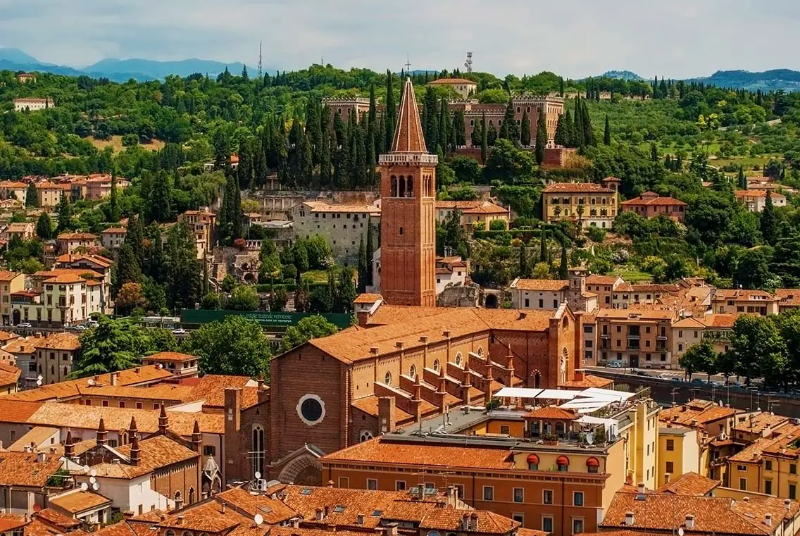 Panoramic view on Verona and the Church of Saint Anastasia. Best Photography Spots in Verona
