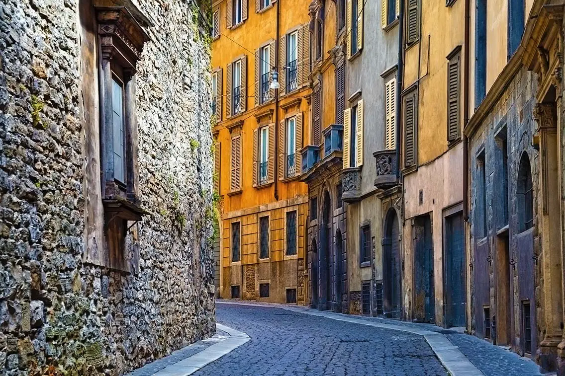 View of the old historic streets in Upper Bergamo Citta Alta. Best Photography Spots in Bergamo