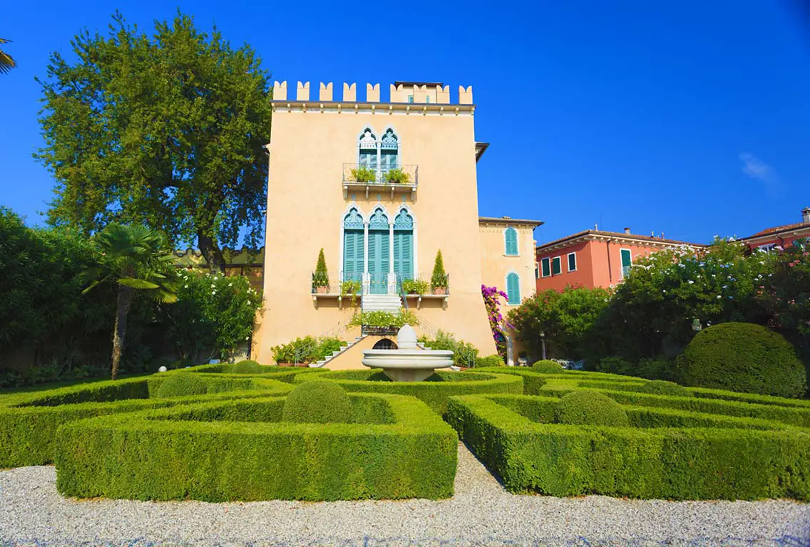 Italian architecture in Bardolino. Best Photography spots in Lake Garda