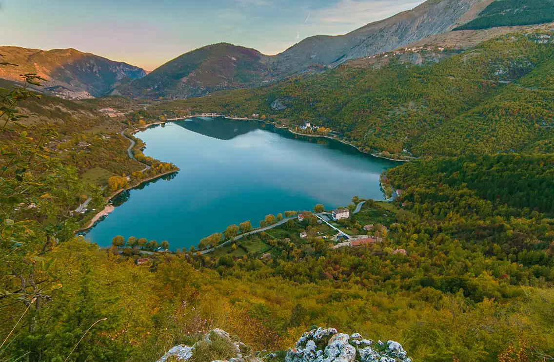 Lake of Scanno the famous heart shape in Abruzzo. Best Natural Wonders in Italy