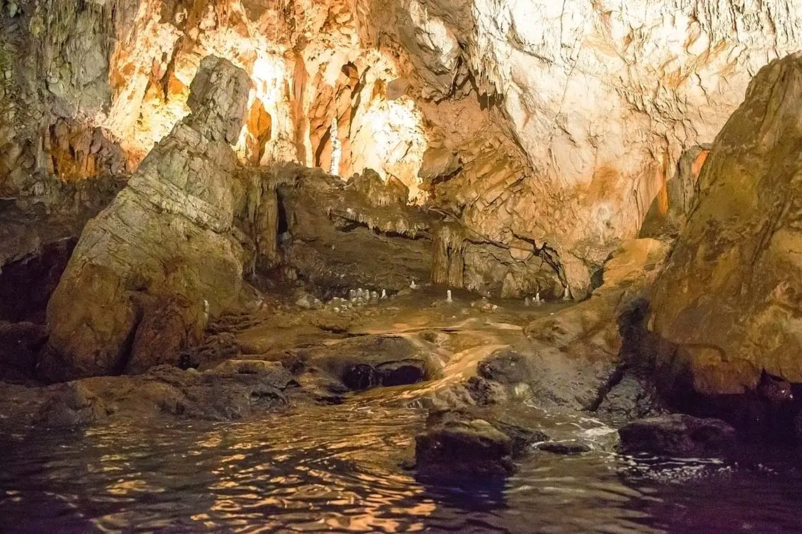 Natural Grotta dello Smeraldo on Amalfi coast. Best Photography Spots in Amalfi Coast
